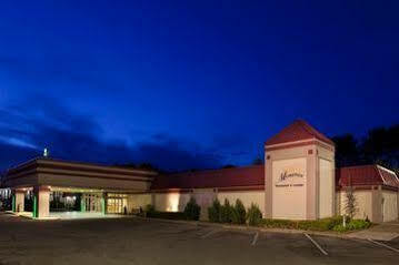 Hotel Baymont & Marietta